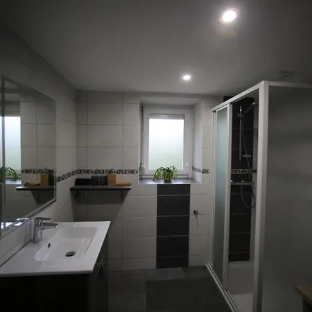 Chez Lydie 度假居 *